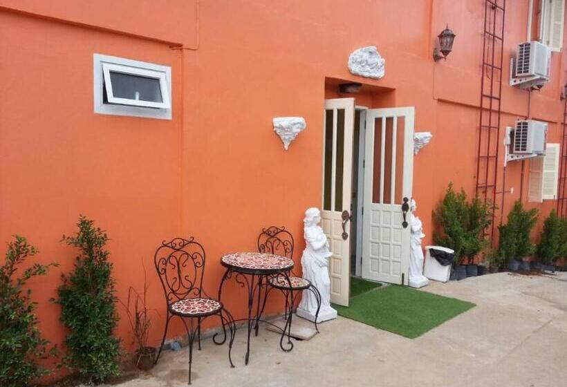 בית מלון כפרי Chateau De Sangkhlaburi