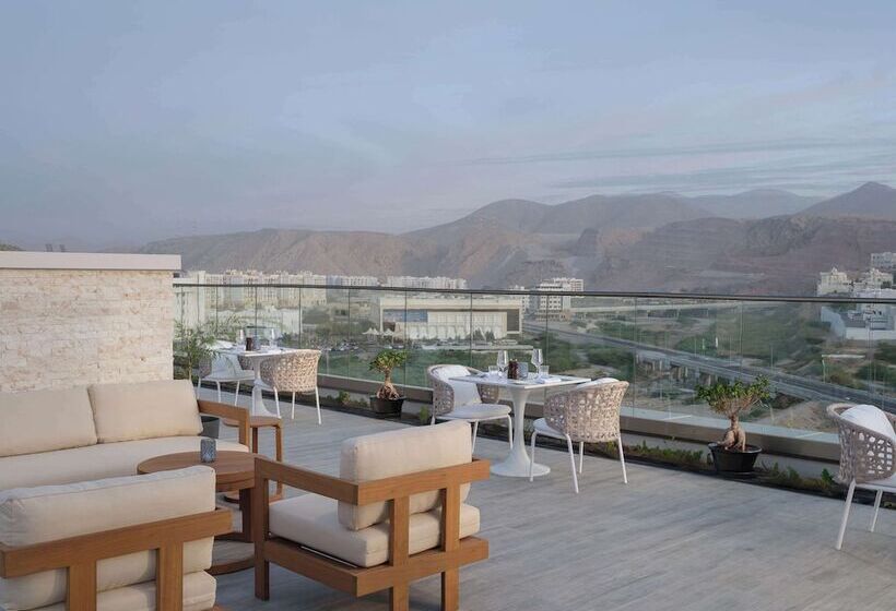 هتل Doubletree By Hilton Muscat Qurum