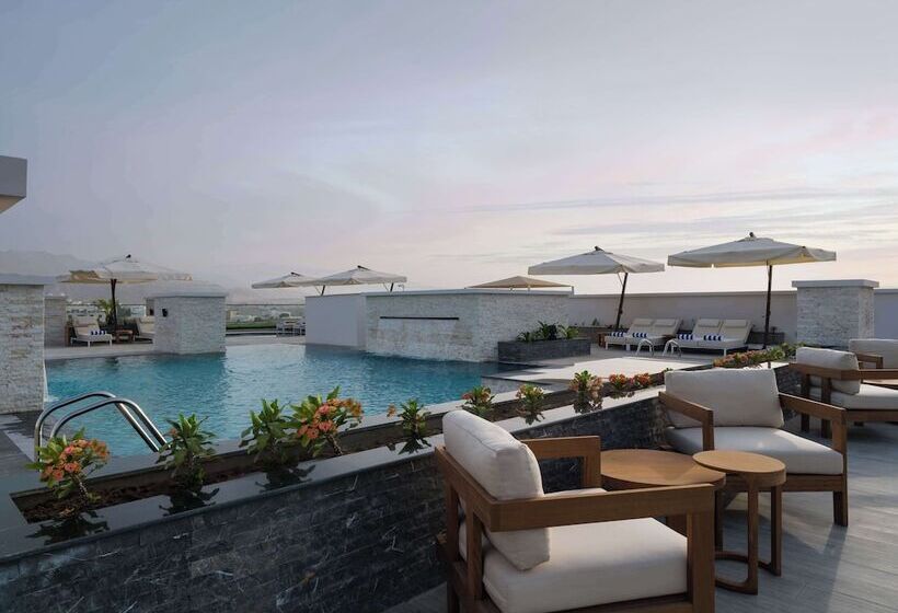 هتل Doubletree By Hilton Muscat Qurum