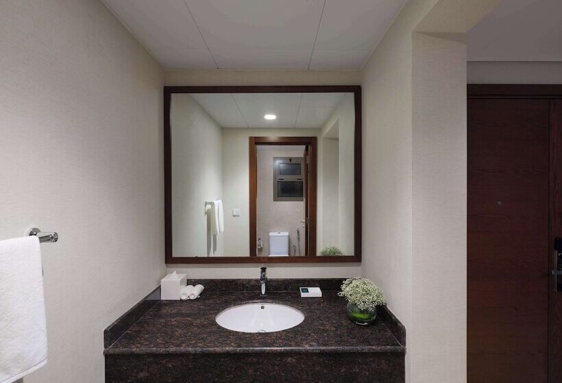 هتل Doubletree By Hilton Muscat Qurum