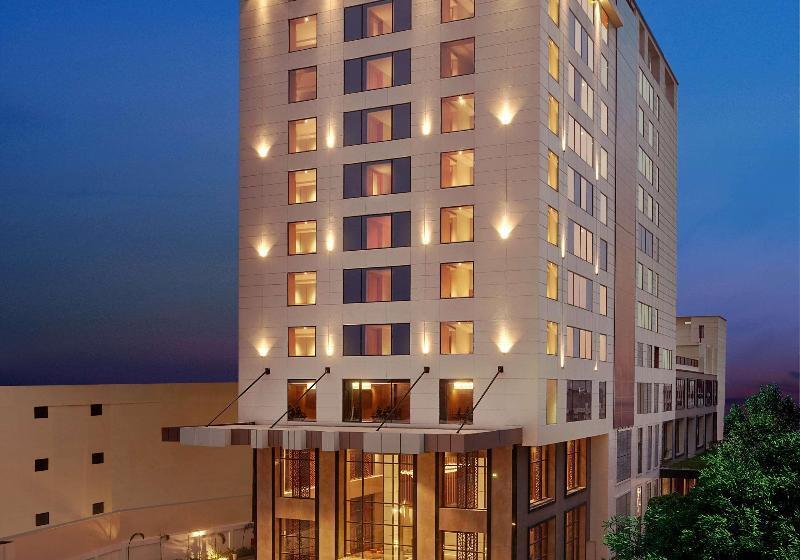 فندق Doubletree By Hilton Varanasi