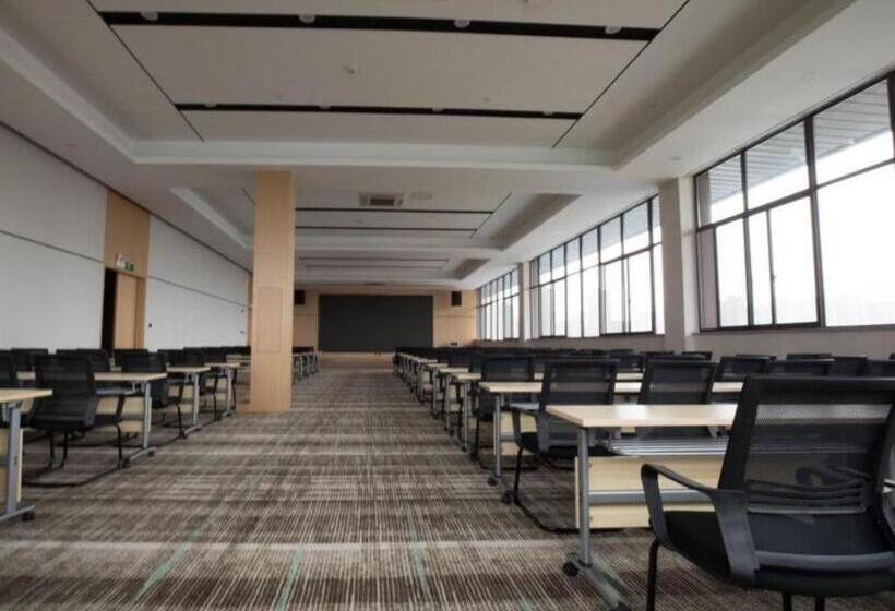 Отель Green Tree Inn Anhui Suzhou Evergrande