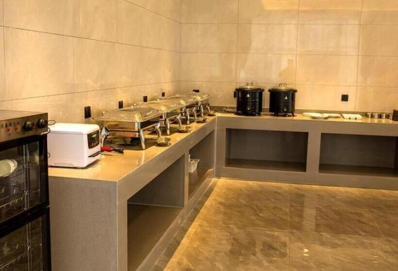 Отель Greentree Inn Express Chuzhou Langya District Government Chuhe Road