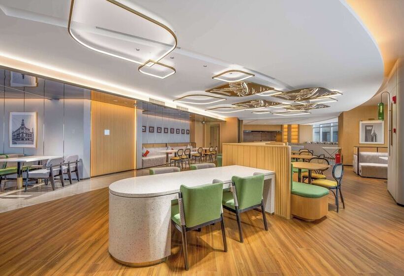 هتل Hilton Garden Inn Shanghai Lujiazui