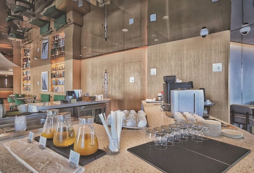 فندق Hilton Garden Inn Shanghai Lujiazui