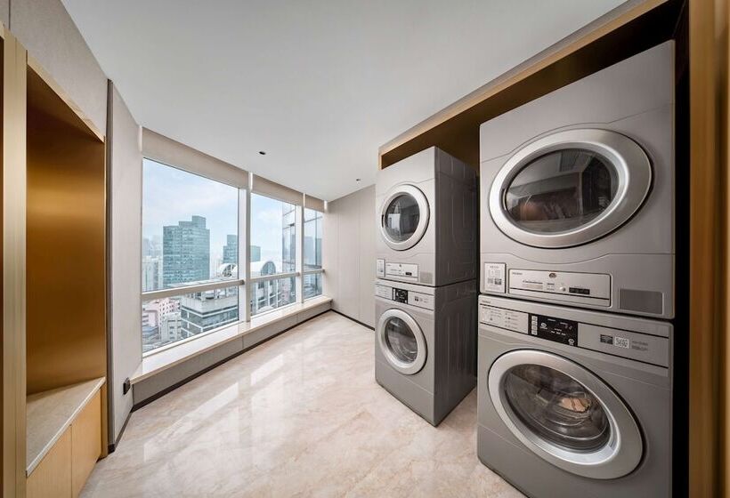 فندق Hilton Garden Inn Shanghai Lujiazui