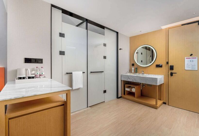 فندق Hilton Garden Inn Shanghai Lujiazui