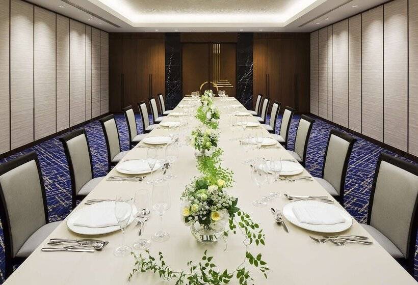 בית מלון כפרי Hilton Yokohama