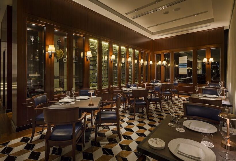 בית מלון כפרי Hilton Yokohama