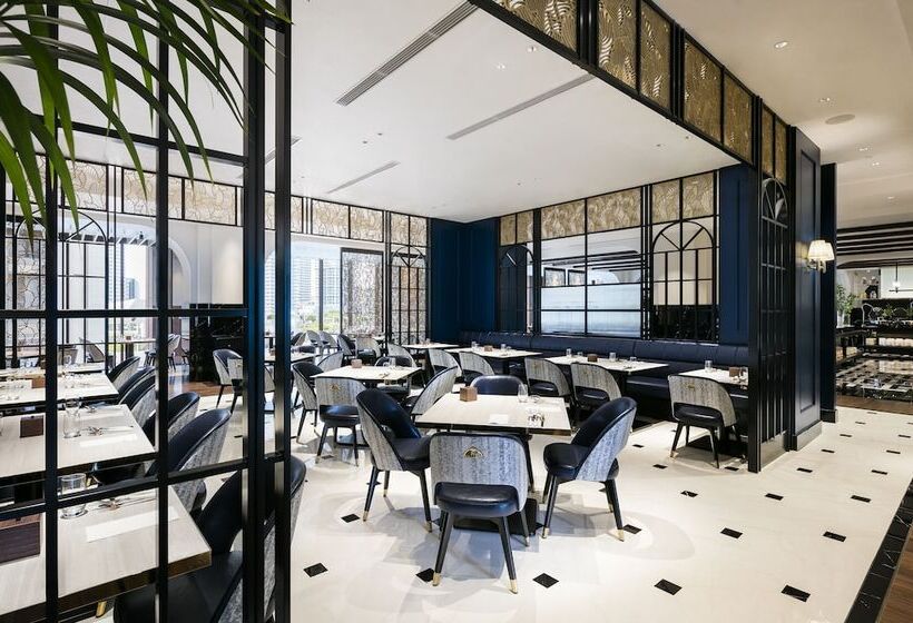 בית מלון כפרי Hilton Yokohama