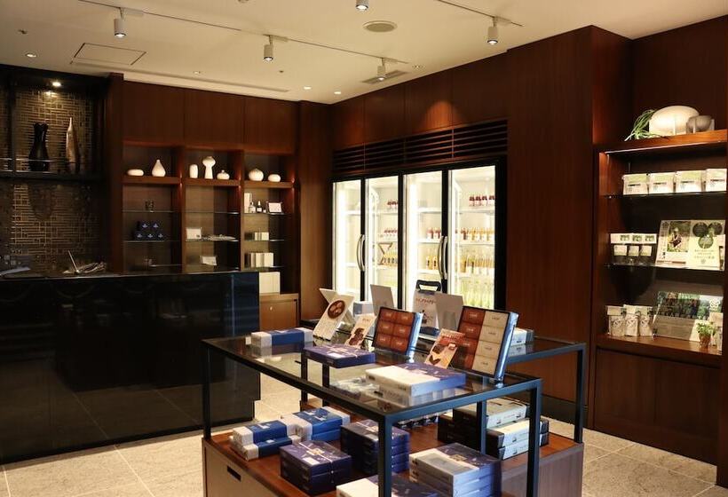 בית מלון כפרי Hilton Yokohama