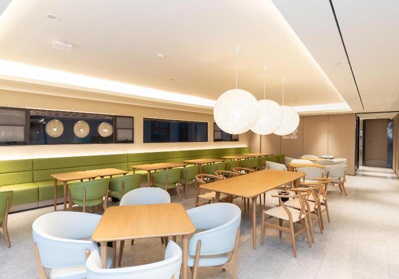 Ji Hotel Xuyi Jiaxi Square