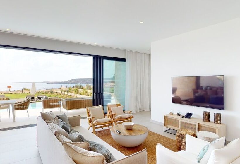 ホテル Periyiali Konnos Villas Beach Resort