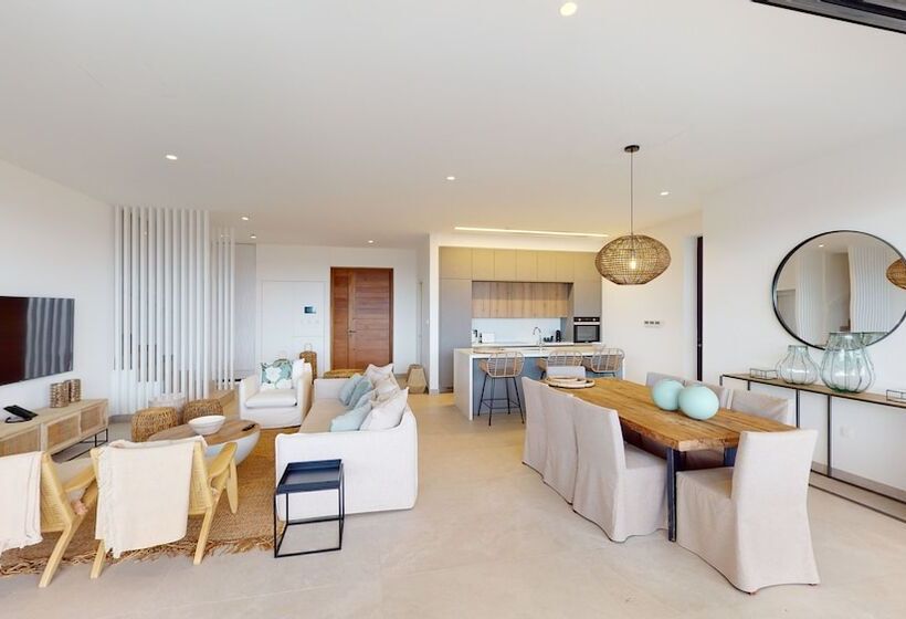 ホテル Periyiali Konnos Villas Beach Resort