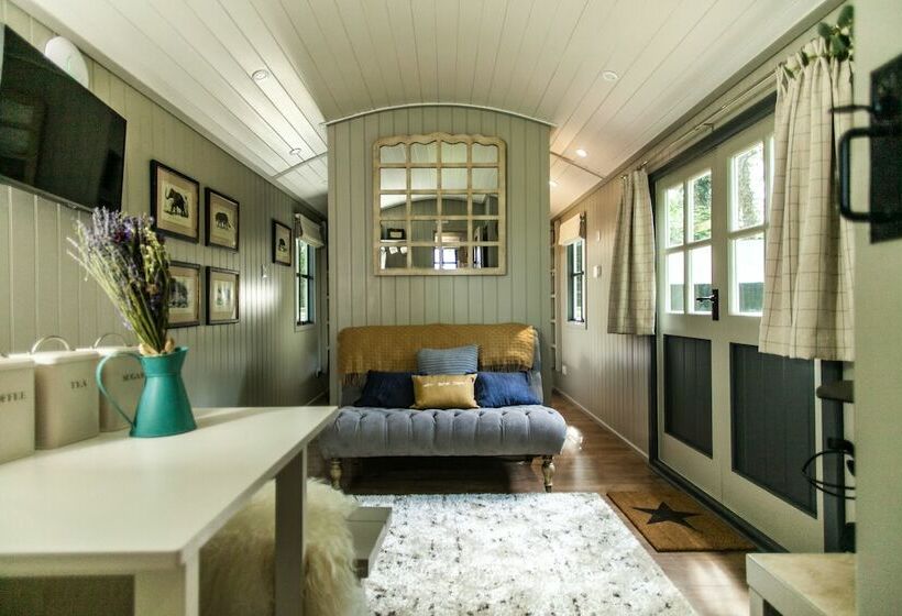 בית מלון כפרי Pinewood At Port Lympne Reserve