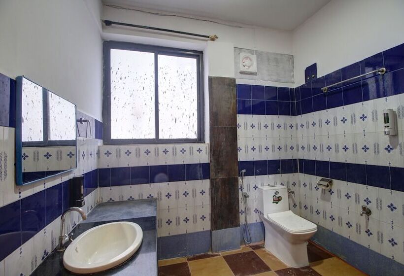 בית מלון כפרי Pleasure Inn Near Turtle Beach  Morjim