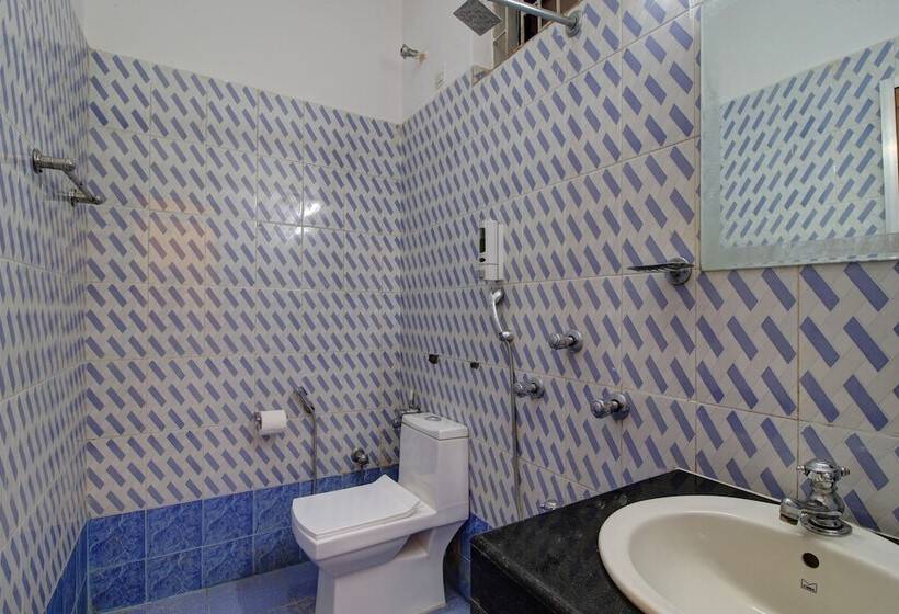 בית מלון כפרי Pleasure Inn Near Turtle Beach  Morjim