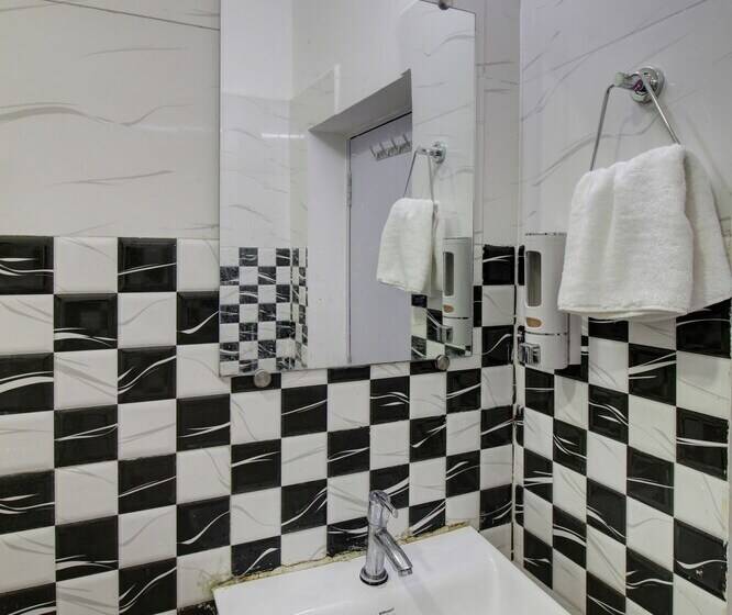 בית מלון כפרי Pleasure Inn Near Turtle Beach  Morjim