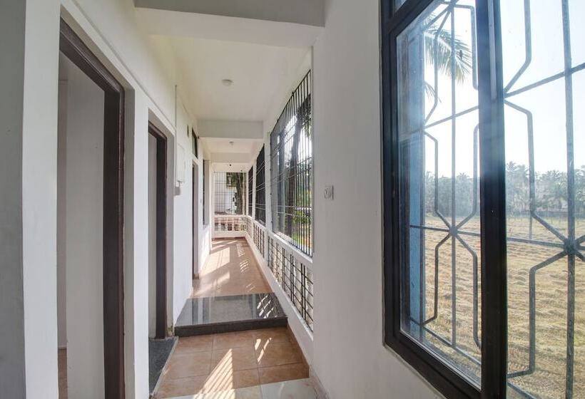 בית מלון כפרי Pleasure Inn Near Turtle Beach  Morjim