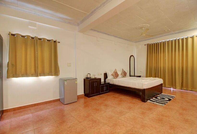 בית מלון כפרי Pleasure Inn Near Turtle Beach  Morjim