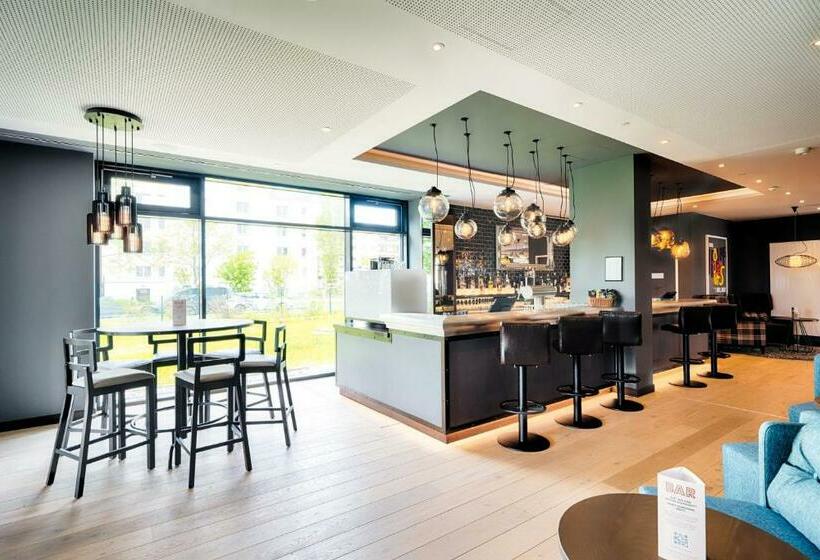 هتل Premier Inn Berlin Airport