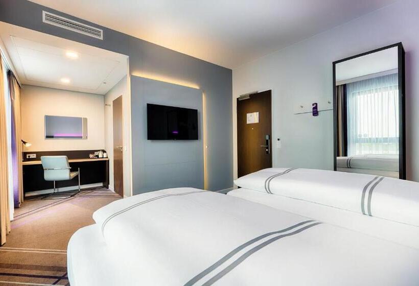 هتل Premier Inn Berlin Airport