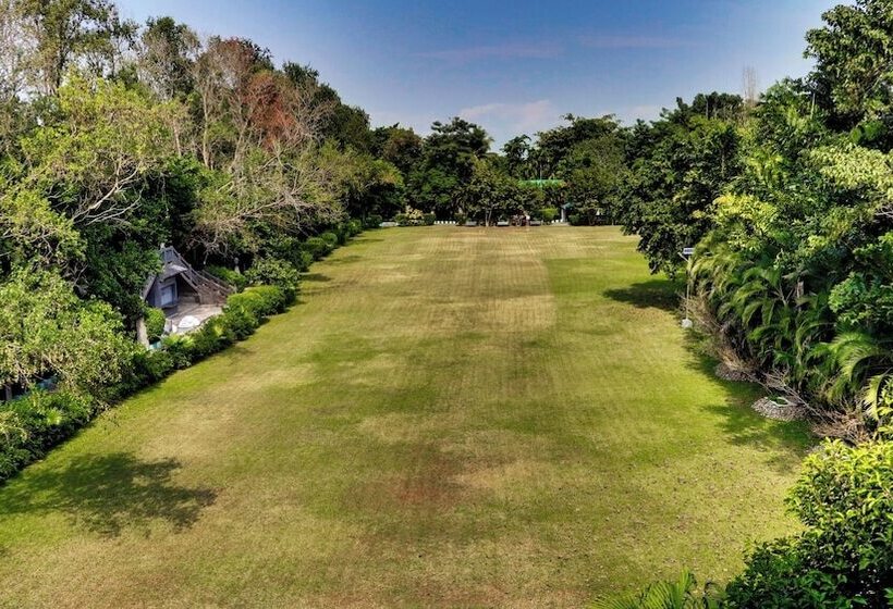 هتل Resort Borgos