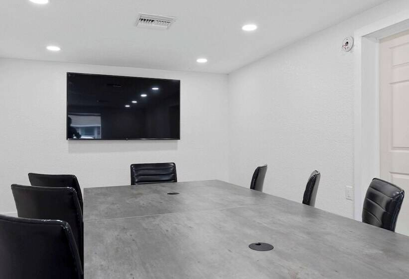 酒店 Travelodge By Wyndham Kissimmee/orlando