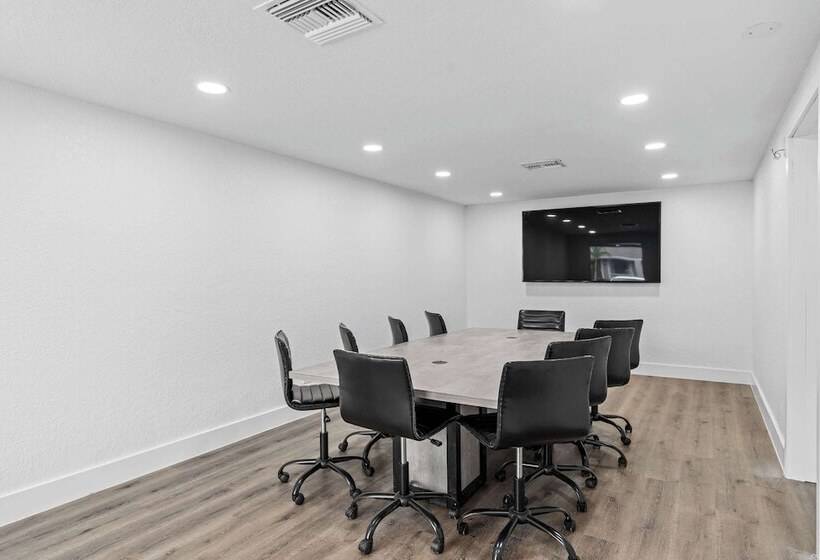 酒店 Travelodge By Wyndham Kissimmee/orlando