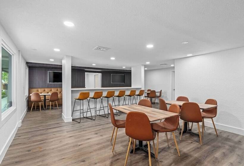 酒店 Travelodge By Wyndham Kissimmee/orlando