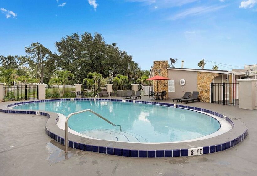 酒店 Travelodge By Wyndham Kissimmee/orlando