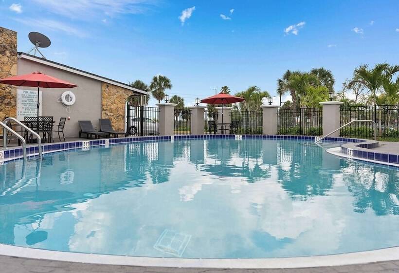 酒店 Travelodge By Wyndham Kissimmee/orlando