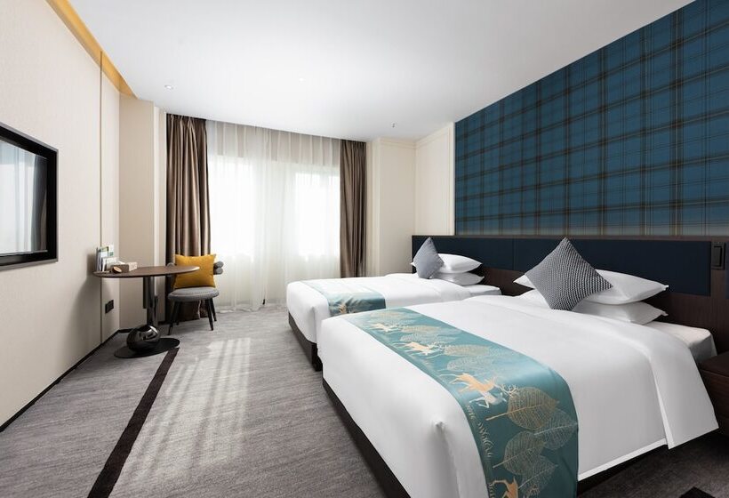 Отель Wingate By Wyndham Wuhan Optics Valley