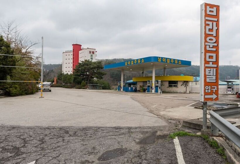 Motel Gapyeong Brown