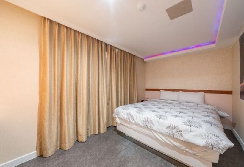 Motel Gapyeong Brown