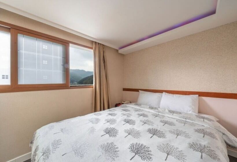 Motel Gapyeong Brown