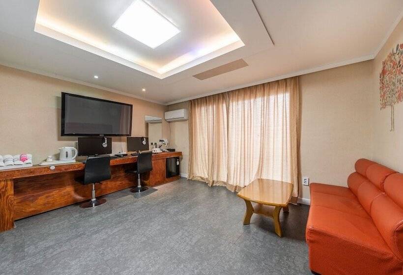 Motel Gapyeong Brown