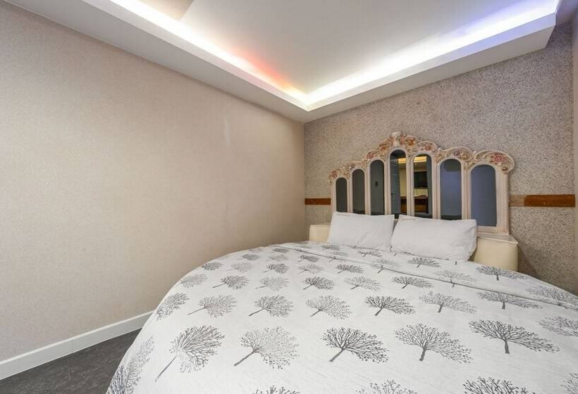 Motel Gapyeong Brown