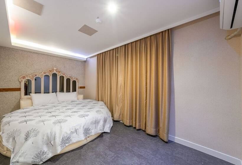 Motel Gapyeong Brown