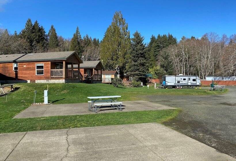 汽车旅馆  Watefront At Potlatch