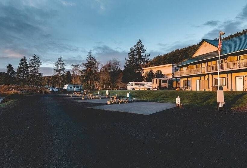 汽车旅馆  Watefront At Potlatch