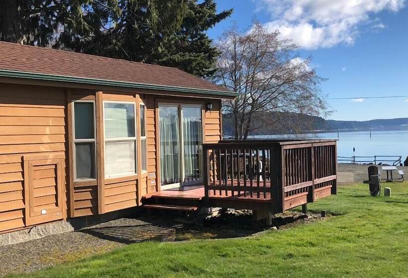 汽车旅馆  Watefront At Potlatch