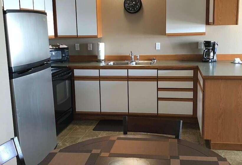 汽车旅馆  Watefront At Potlatch