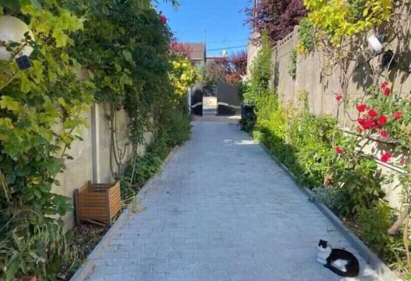 פנסיון Villa Spacieuse Paris