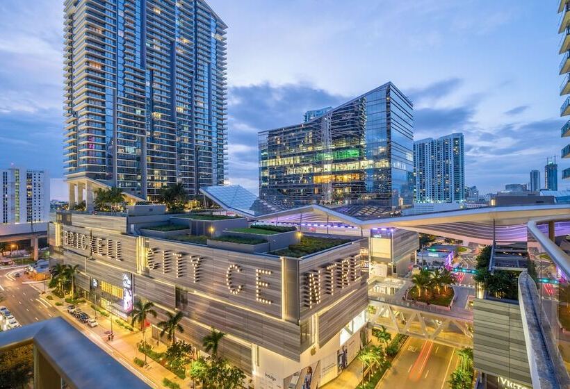 Suites At Sls Lux Brickell Managed By Ce