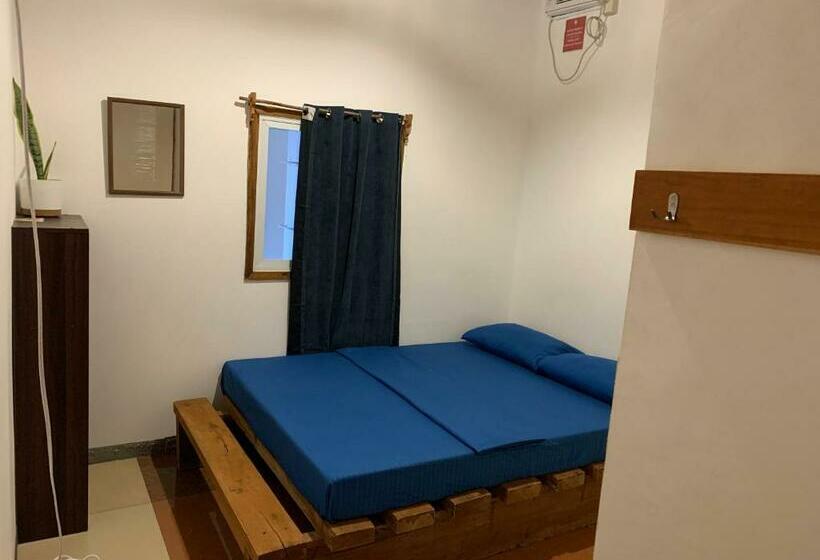 هاستل Izla Soanna