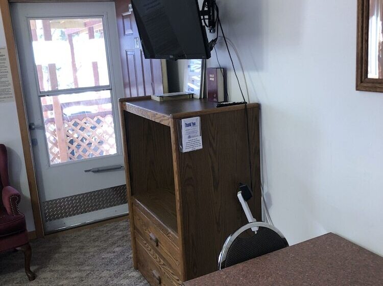 Black Hills Motel At Quail S Crossing