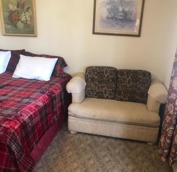 Black Hills Motel At Quail S Crossing