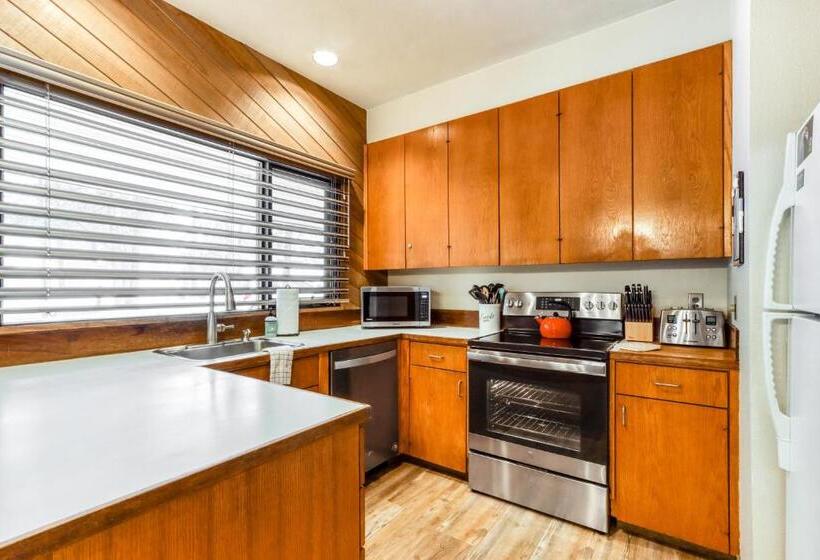 هتل 17 Meadow House