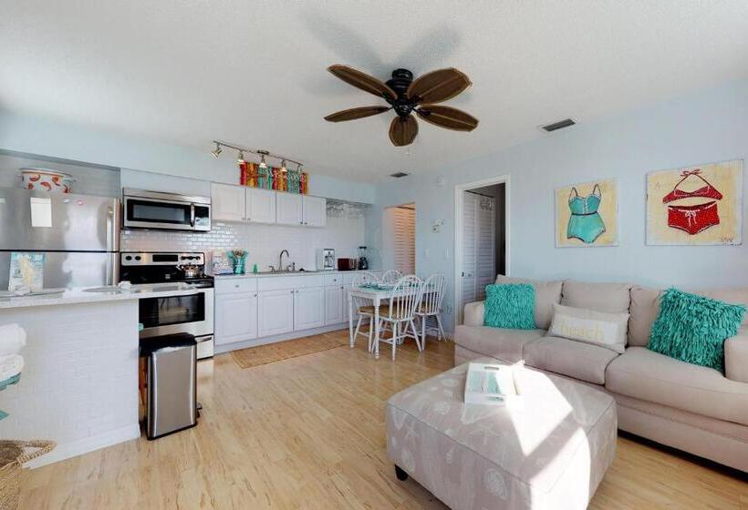 فندق Bay View Inn 202